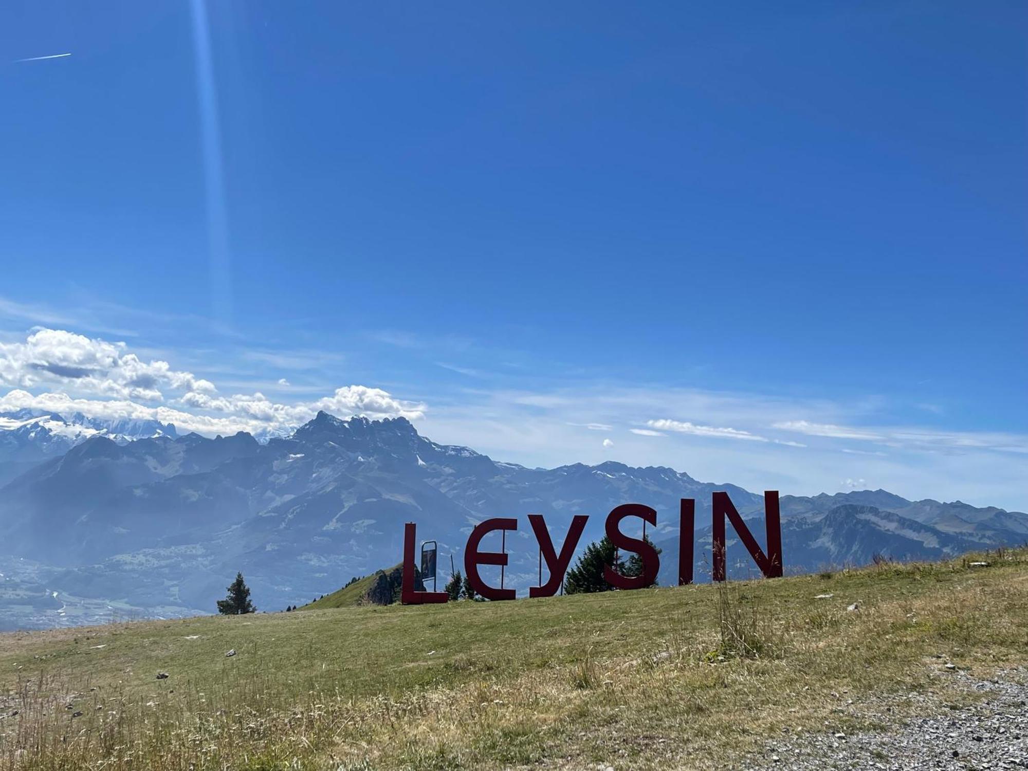 Charmant Appartement Au Vagabond Leysin Buitenkant foto